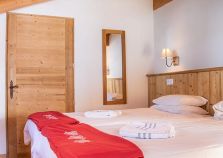 Twin bedroom in Chalet Mira